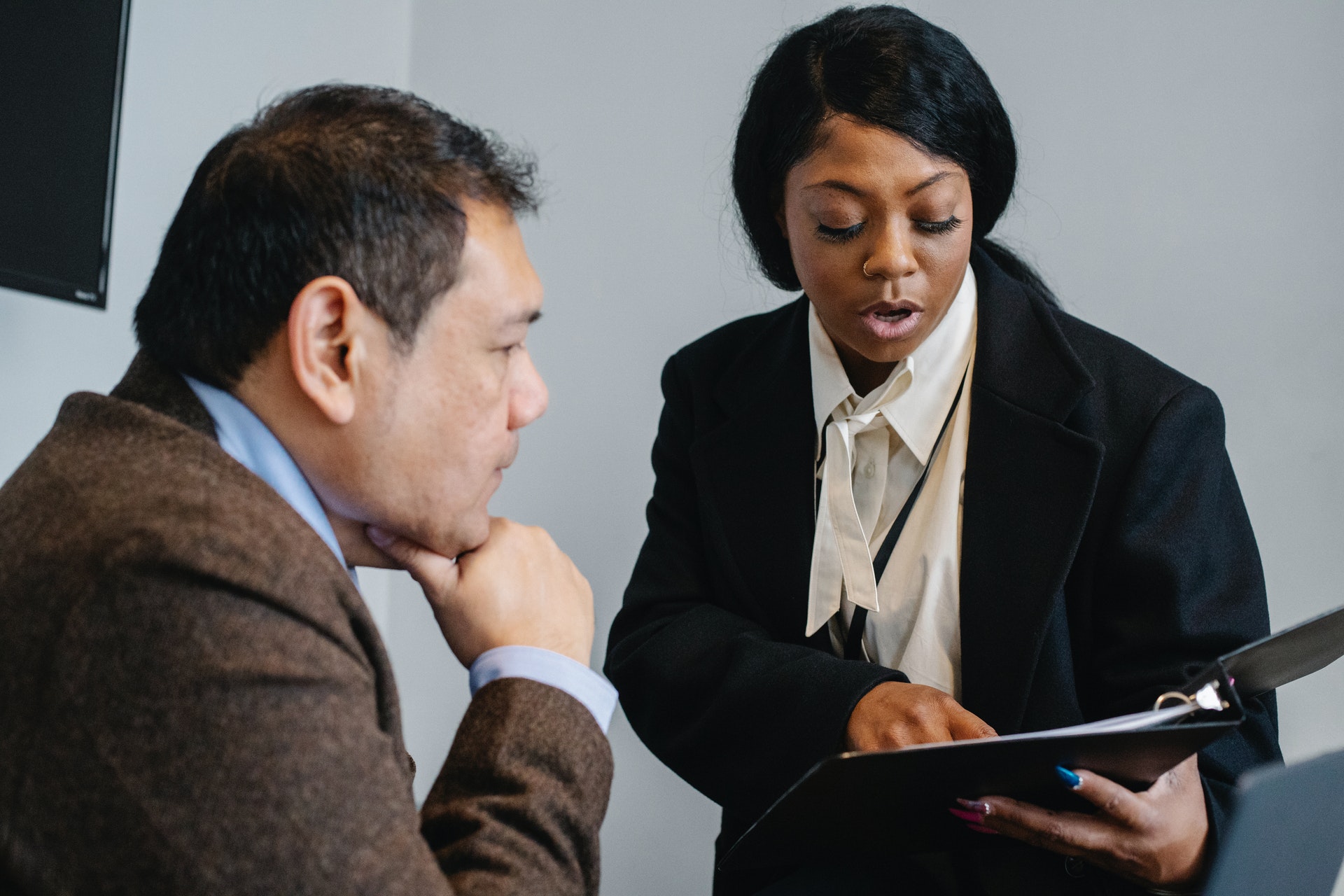 Featured image for Attract the Best and Brightest Salespeople By Offering These 10 Benefits - HireDNA Blog