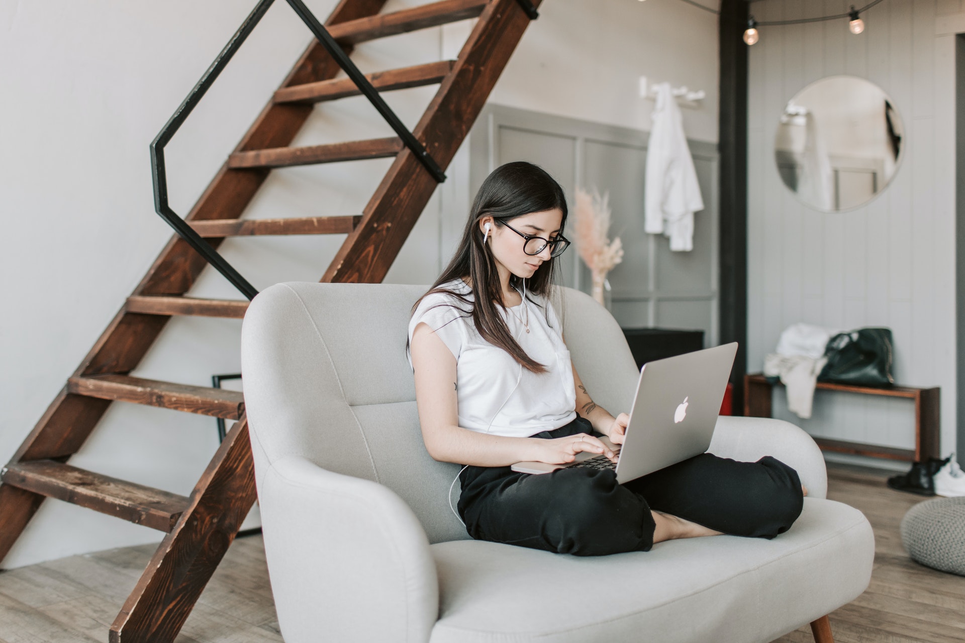 Featured image for Boost Your Sales Candidate Application Rate By 34% with This Simple Tactic - HireDNA Blog