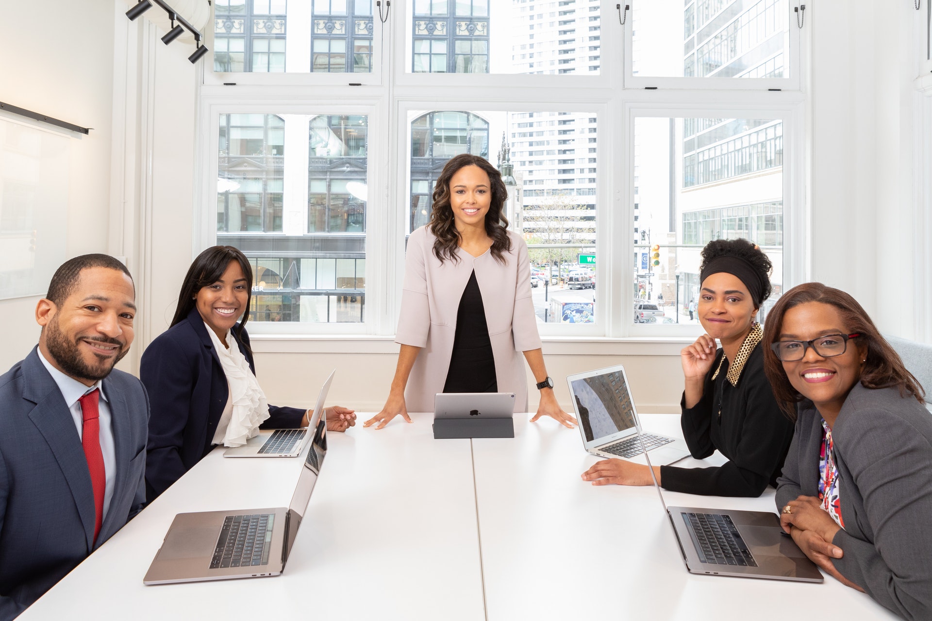 Featured image for How to Build a Winning Saas Sales Team Step-By-Step - HireDNA Blog