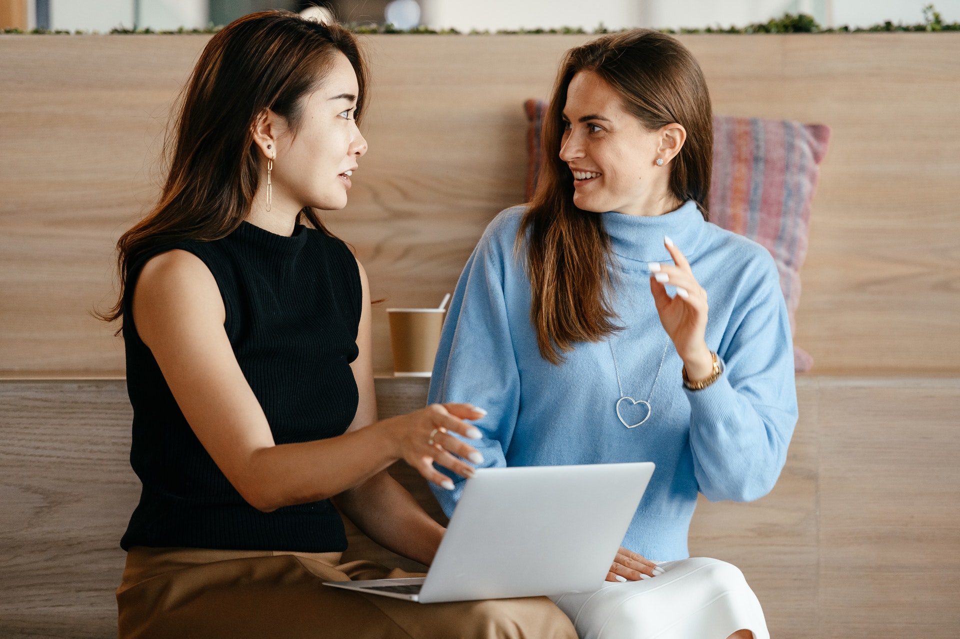 Featured image for 5 Sales Management Systems to Keep Your SaaS Sales Team on the Same Page - HireDNA Blog