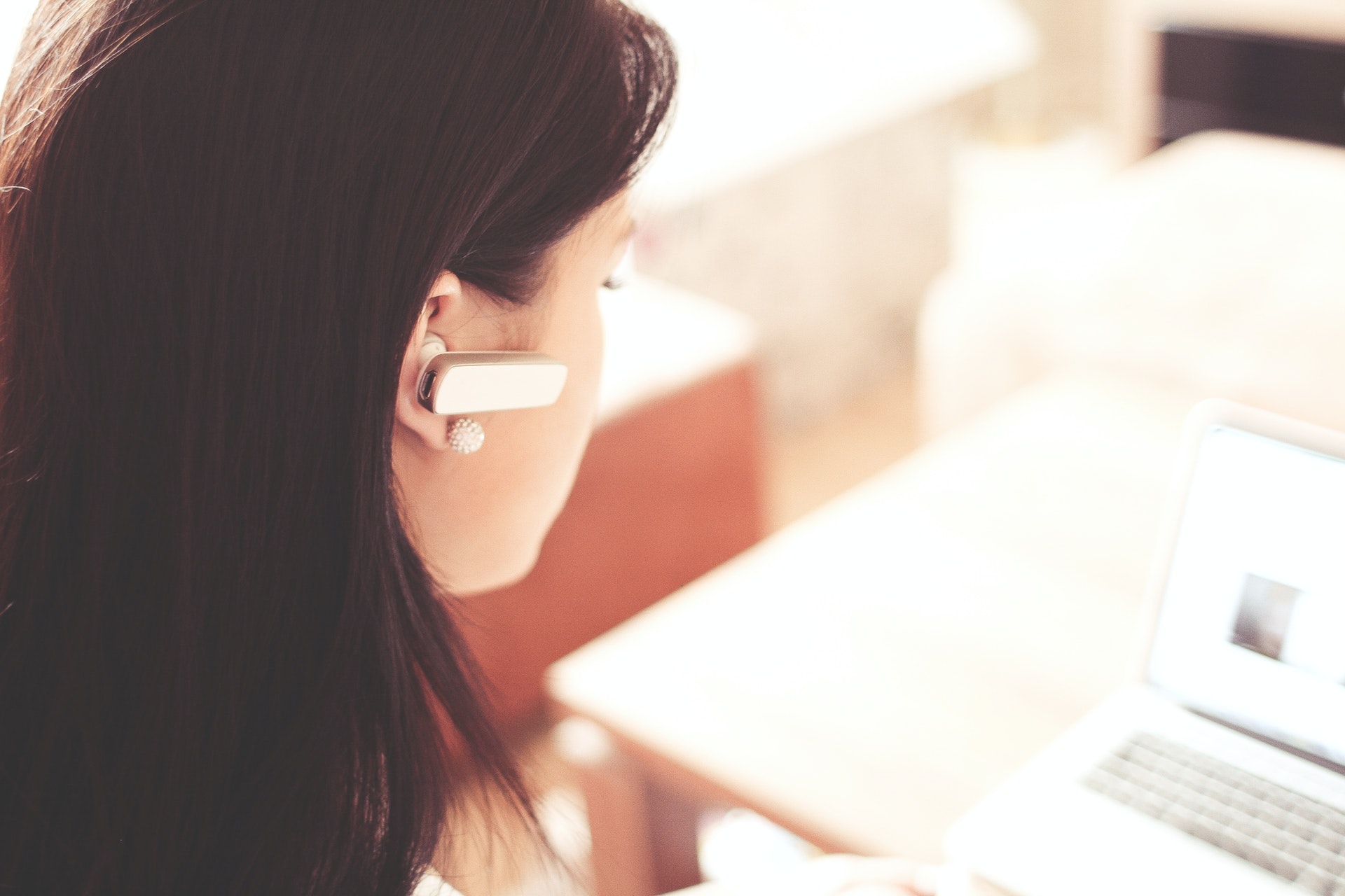 Featured image for Average SaaS Salespeople Ask Leads 6 or Less Questions. Top Performers Ask 11-14: Why Discovery Call Questions Are Essential - HireDNA Blog