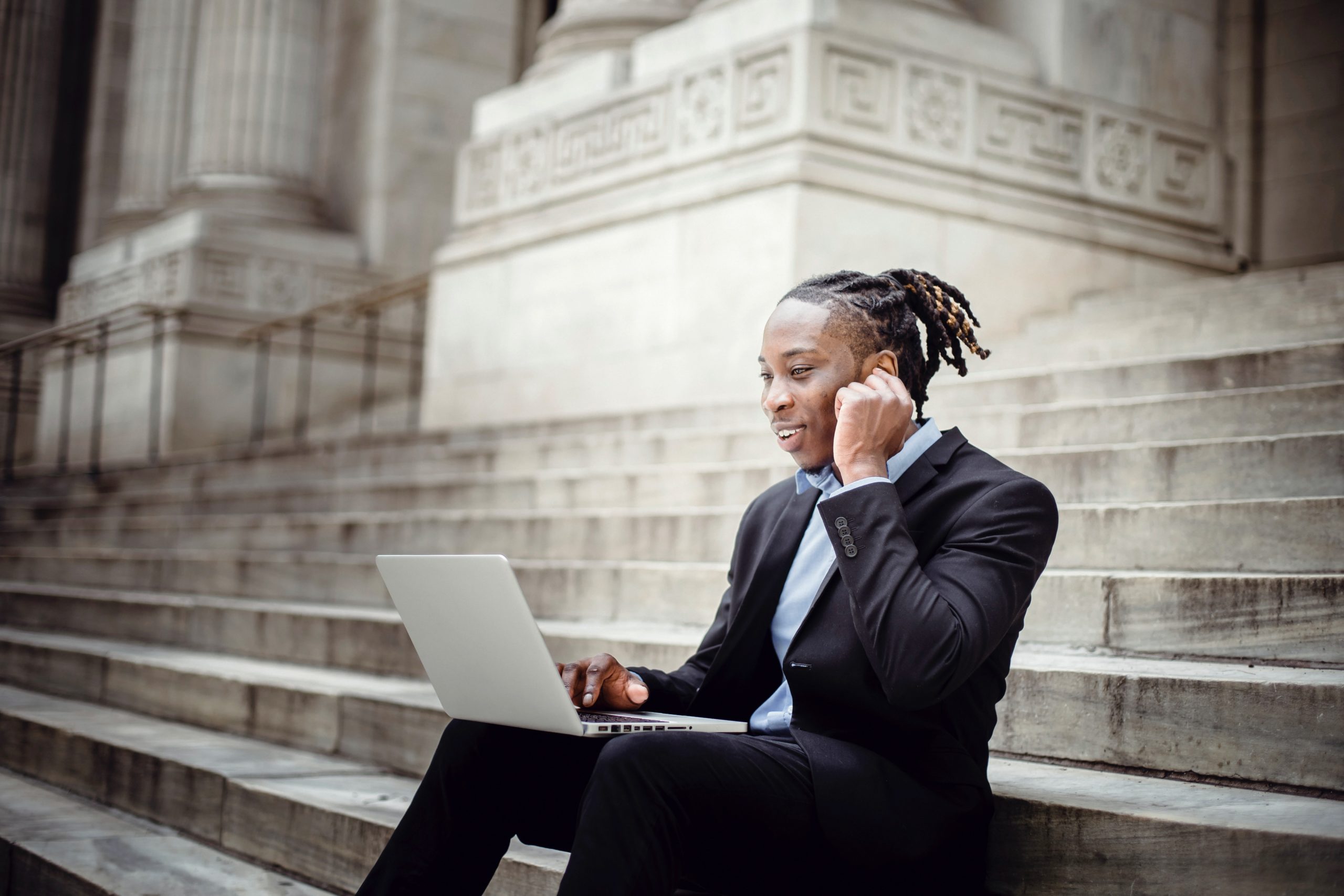 Featured image for Elite Salespeople Get Hired in Just 10 Days: The Importance of Acting Quickly with Sales Recruiting - HireDNA Blog