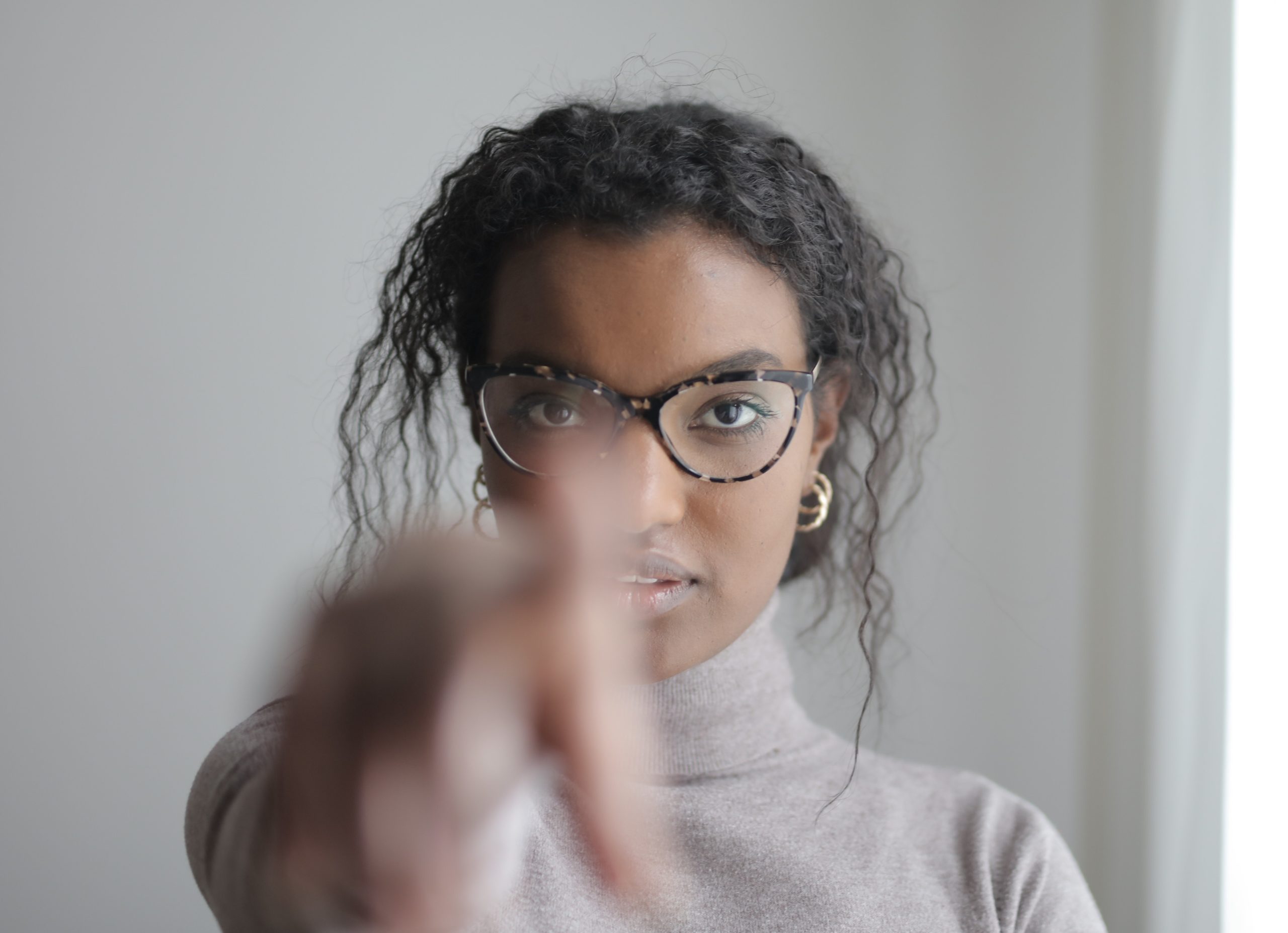 Featured image for Recruiting Passive Sales Candidates Requires Up to 17 Touchpoints: Tactics for Winning Over Elite Talent - HireDNA Blog
