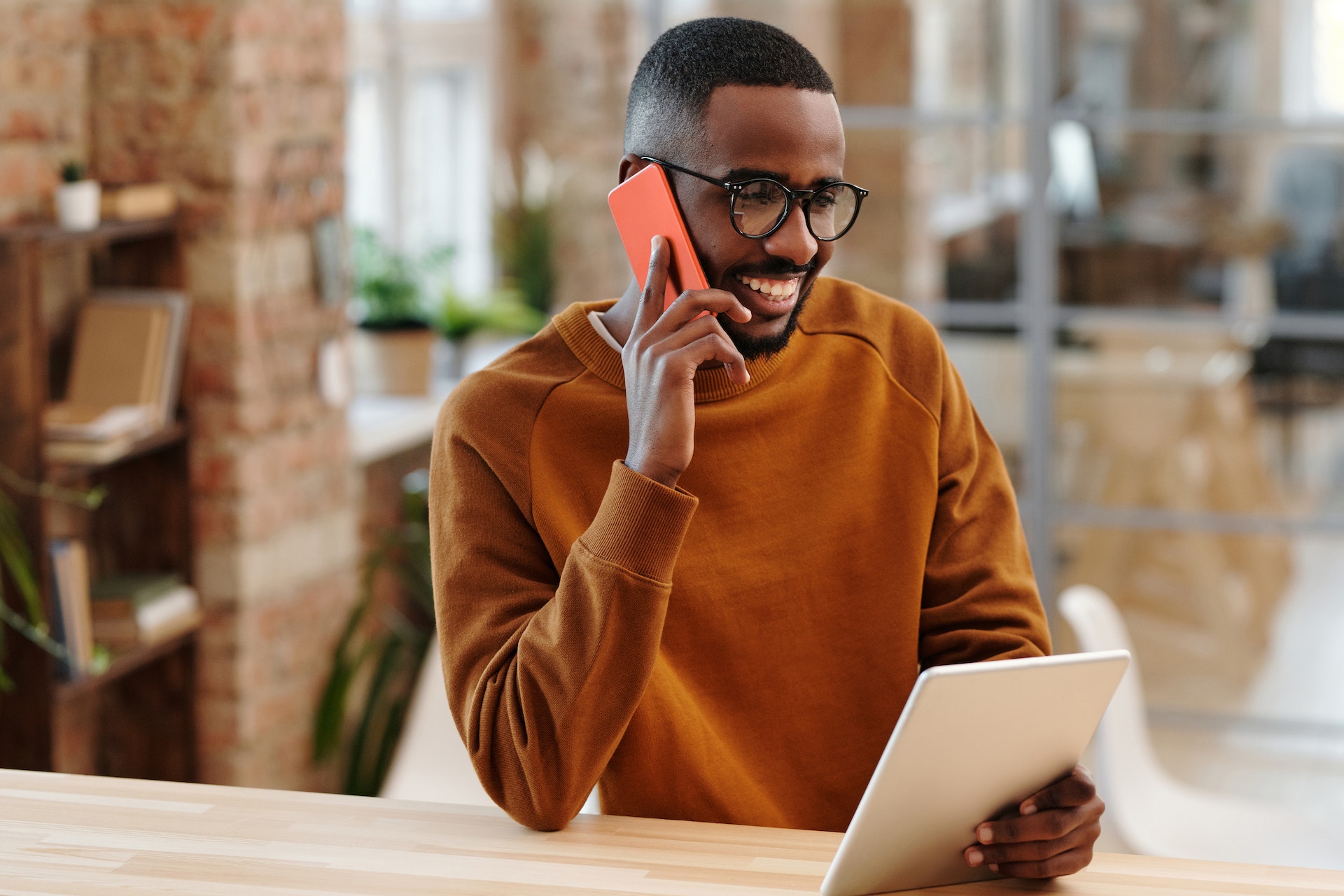Featured image for Use These SaaS Selling Strategies to Close More Deals - HireDNA Blog