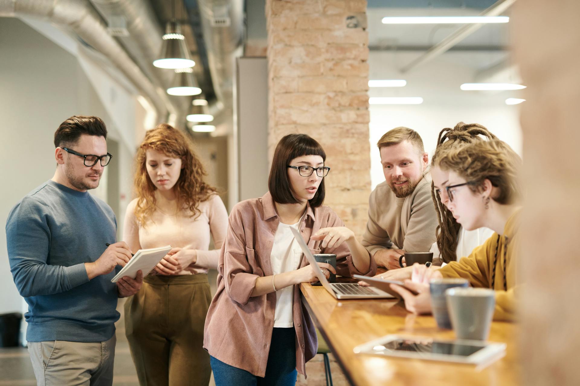 Featured image for Build a Collaborative Sales Culture By Encouraging Teamwork and Knowledge Sharing - HireDNA Blog