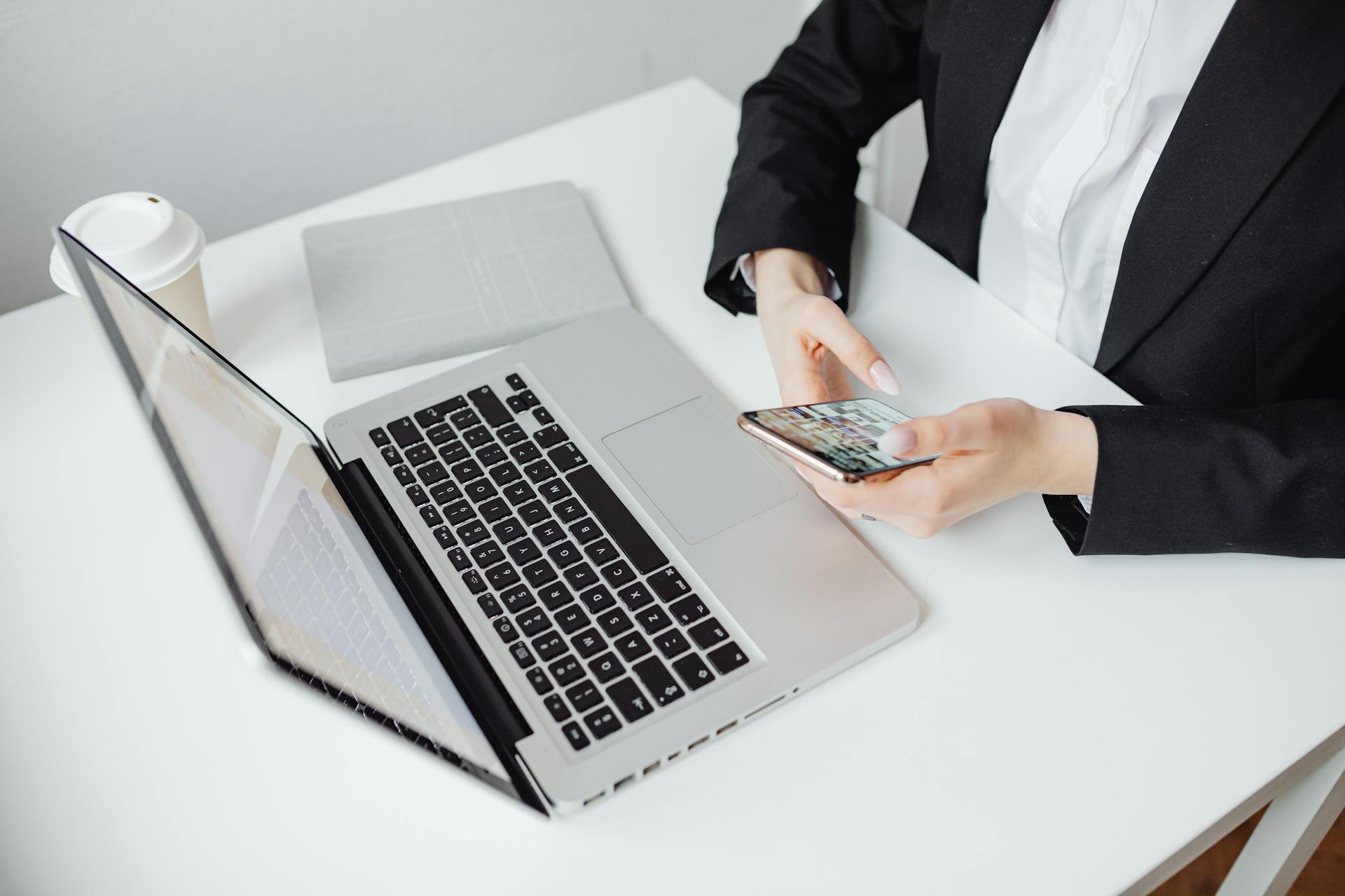 Featured image for Top 10 Skills SaaS Sales Reps Need to Succeed in 2025 - HireDNA Blog